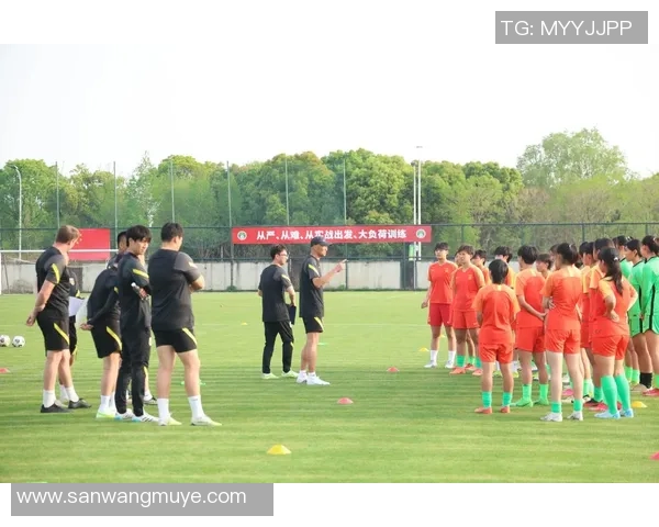 香港足球明星队携手女足共创辉煌助力足球发展与性别平等新篇章 香港足球明星队携手女足共创辉煌助力足球发展与性别平等新篇章